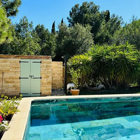 Maison De Vacances, Piscine Partagee * Bages (Aude)