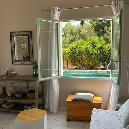 Maison De Vacances, Piscine Partagee * Bages (Aude)