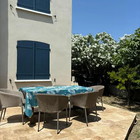Hébergement de vacances Maison De Vacances, Piscine Partagee